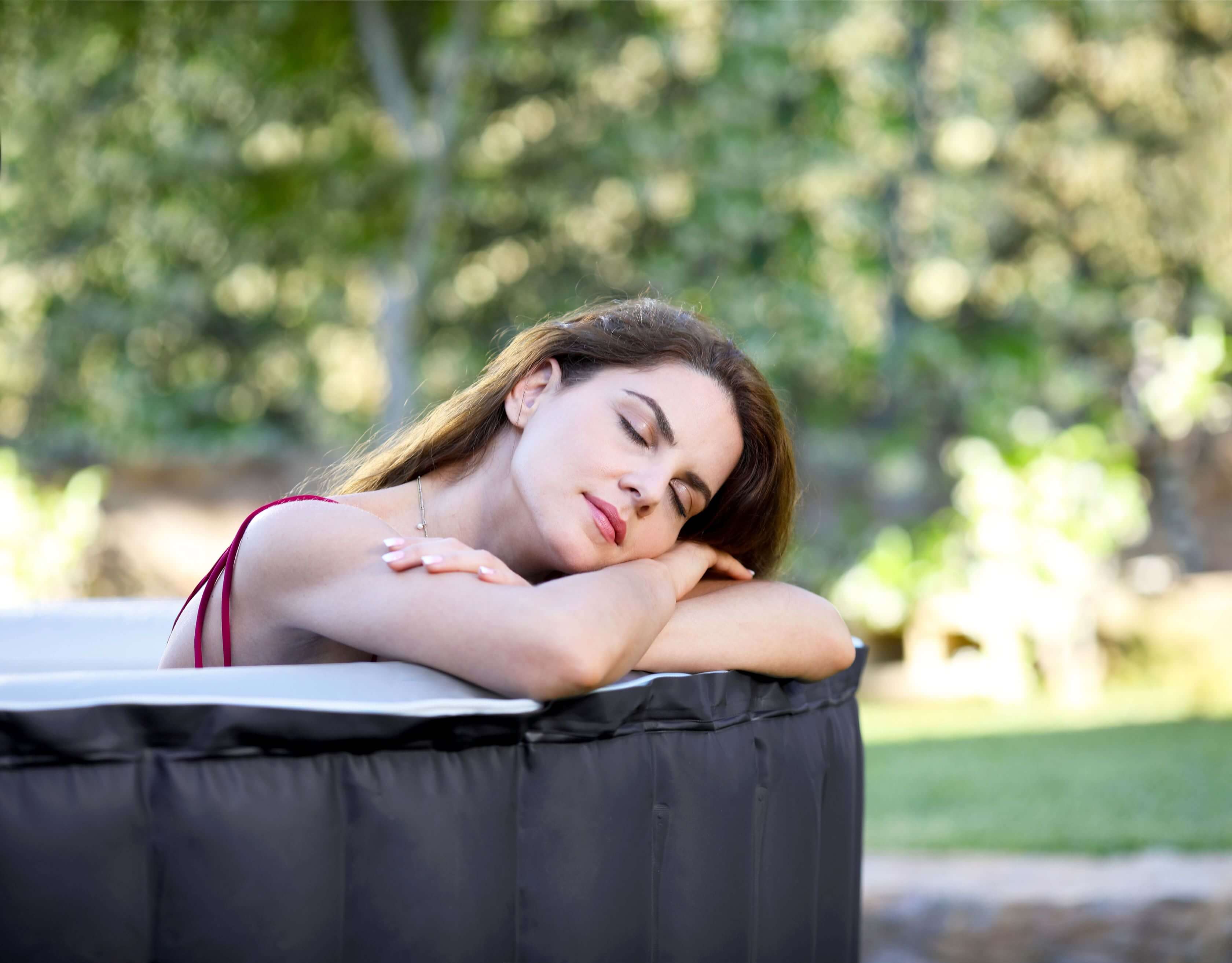 MSPA Round Inflatable Hot Tub for 2-4 people I 184 Gallon I SPAFAIR